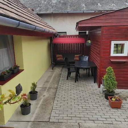 Kis Apartmanhaz Apartment